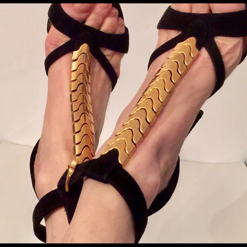ALEXANDER MCQUEEN BLACK SUEDE STILETTO CHAIN T-STRAP SANDAL